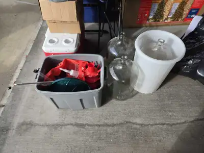 All the equipment for Wine and beer making. Comes with stand up corker Bottle capper Thermomter Hydr...