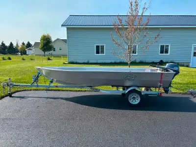 Package bought new in 2021. Barely used. Approx 4 hrs on motor. To be sold as package Comes with anc...