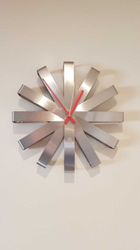 Umbra Ribbon Clock 