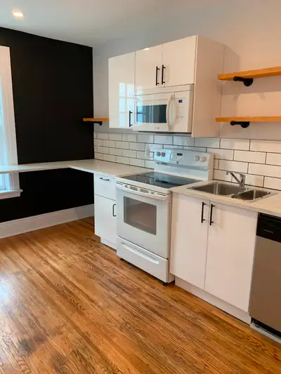 BEAUTIFUL 3 BEDROOM + DEN