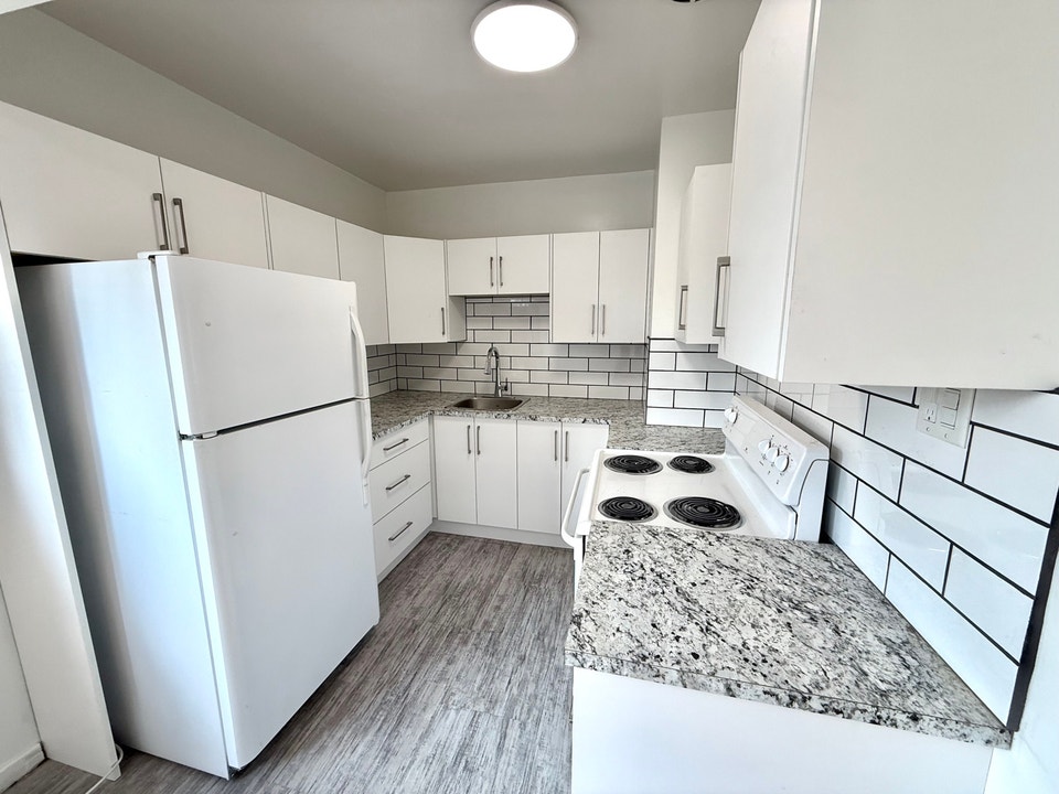 2 bedroom City view East Hill walk in Townhouse for rent 2