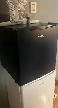 Galanz Mini fridge 