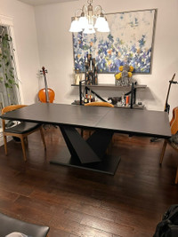 Extendable black modern wooden dining table for 6-8