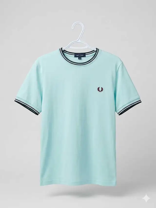 fred Perry size Medium  in Men's in Laval / North Shore - Image 2
