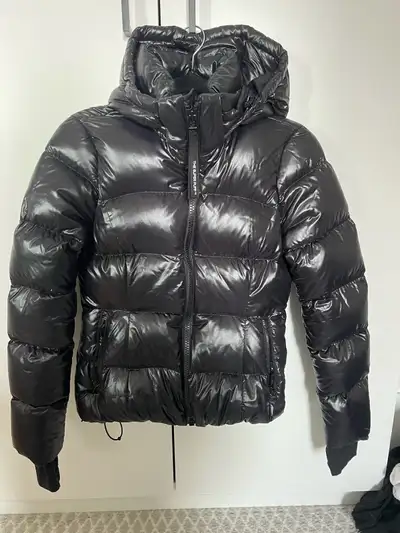 Aritzia supernug super puff, View more