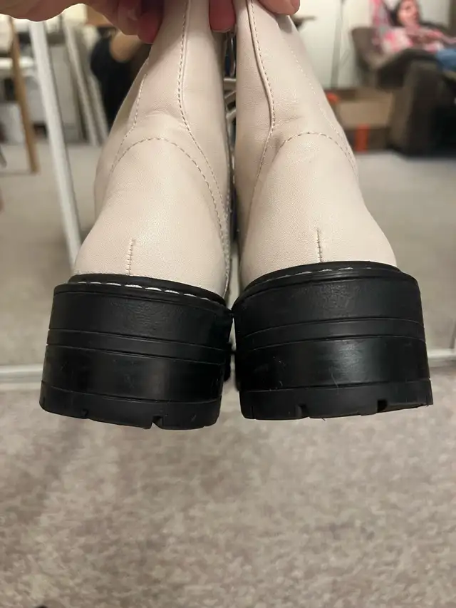 White Combat Boots – Size 40 / 9 – Like New in Women's - Shoes in City of Toronto - Image 10