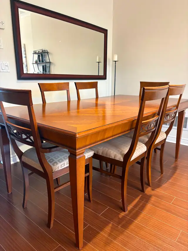 Italian dinning table and chairs with buffet cabinet in Dining Tables & Sets in Markham / York Region - Image 2