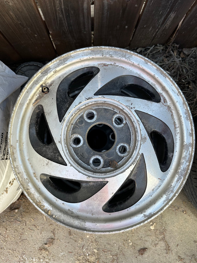 1997 CHEVROLET  S10 BLAZER 15" 6 SLOT Aluminum Wheel Rim in Tires & Rims in Winnipeg - Image 4