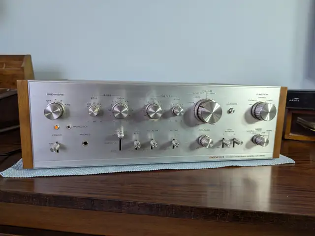 Vintage Pioneer 8100 integrated amplifier c. 1974 in Stereo Systems & Home Theatre in Calgary - Image 3