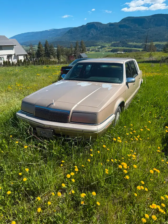 1992 Chrysler New Yorker 5th ave in Classic Cars in Vernon - Image 3