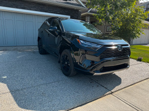 2023 Toyota RAV 4 SE Hybrid