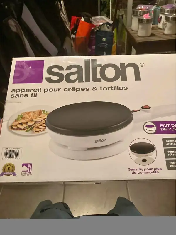 poêle a crêpe in Other in Sherbrooke - Image 4