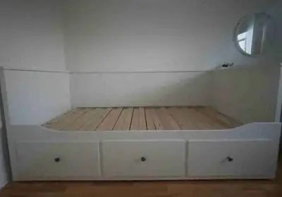 Base de lit simple Ikea, View more