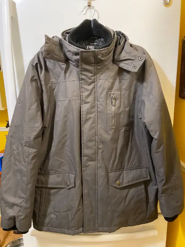 Claiborne Dobby Tech Men's Padded Utility Winter Jacket Coat in Men's in Oshawa / Durham Region - Image 3