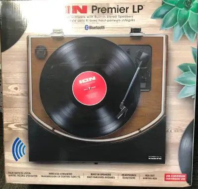 Ion Premier LP Bluetooth turntable for sale. Like new condition. USB analog > digital conversion opt...