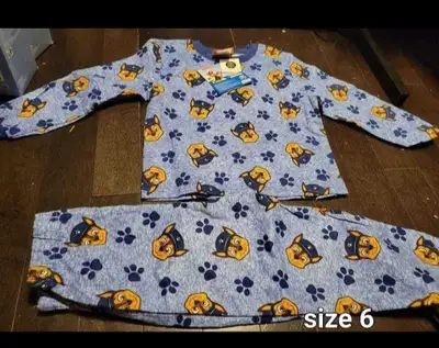 Boys size 6 paw patrol pjs (new with tag), View more