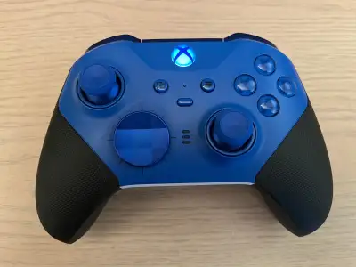 Manette Xbox One Elite Series 2 - Core, View more