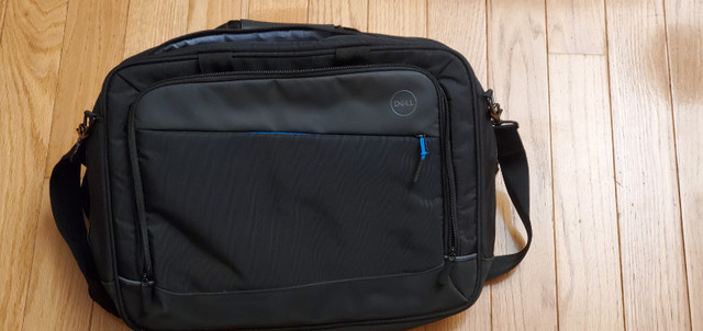 Dell Laptop Shoulder Bag in Laptop Accessories in Regina