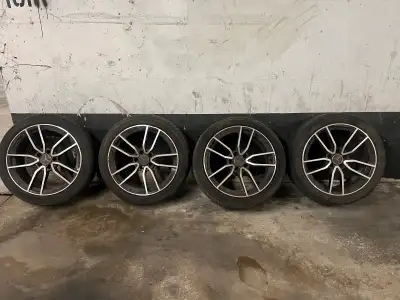 Mercedes-Benz 18” rims With tires one tire needs to change 4 rims and tires 245/40/18 5x112 mm 245/4...