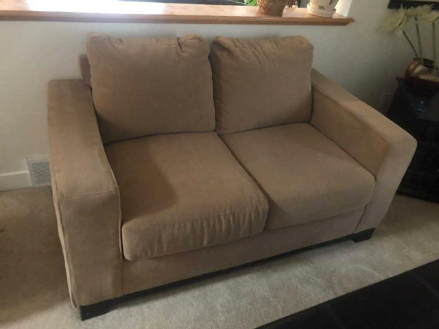 Matching Loveseat and Chair in Couches & Futons in Calgary - Image 4