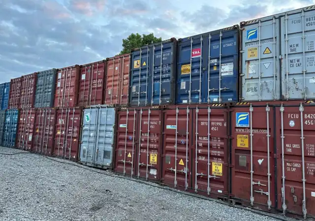 20 ft and 40 ft containers ***Parry Sound Area*** in Other in Muskoka - Image 7