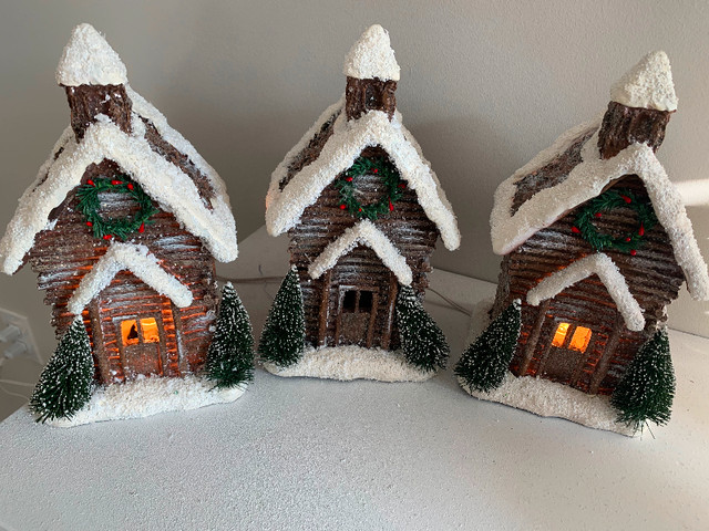 Three piece log cabin ceramic Christmas village set  all lightup in Home Décor & Accents in Kitchener / Waterloo - Image 2