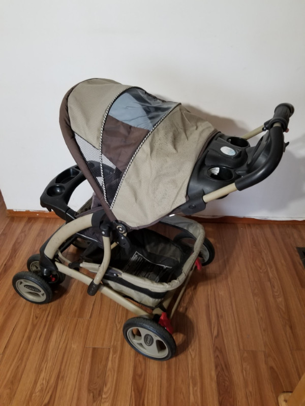 Stroller in Strollers, Carriers & Car Seats in Prince George - Image 4