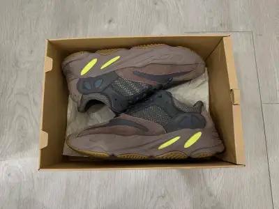 Adidas Yeezy Boost 700 ‘Mauve’, View more