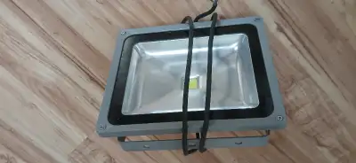 New 50W COB chip equivalent to 500W halogen Cold White 6000-6500K Beam Angle :120 degree Two for $90...