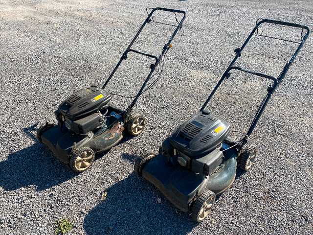 Yardworks self-propelled 21” mowers in Lawnmowers & Leaf Blowers in Kingston