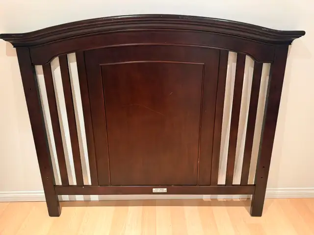 Baby Cache Convertible Crib + Toddler Rail + Simmons Mattress in Cribs in Edmonton - Image 3