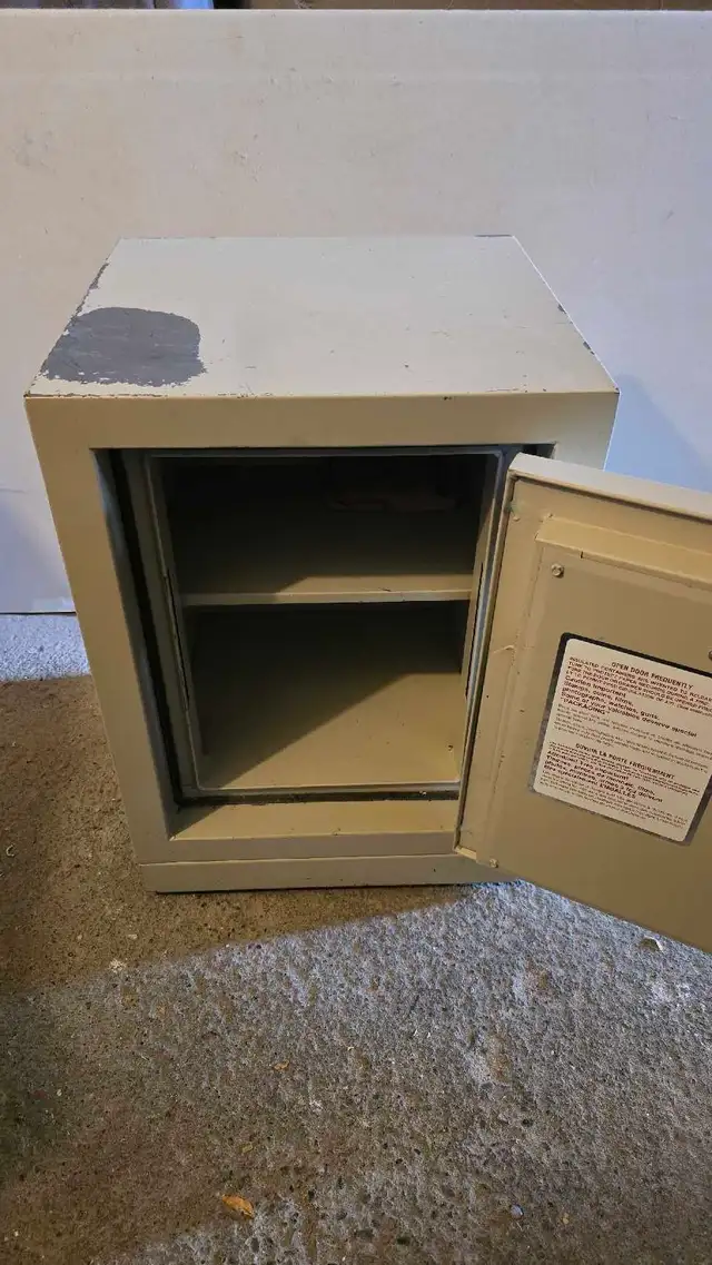 fire resistant safe 591896281172551681