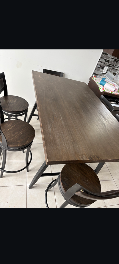 Table hauteur comptoir avec 6 tabourets, View more