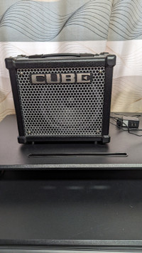 Roland CUBE guitar amplifier