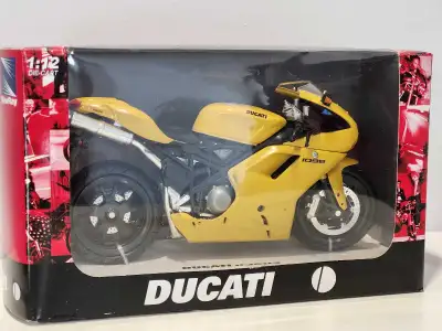 Ducati 1098 Superbike Yellow 1:12 scale diecast model, View more