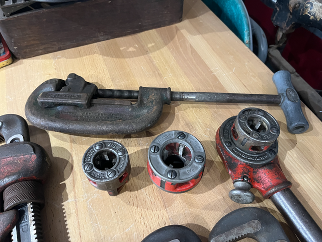Ridgid Plumber's tools, pipe wrenches, pipe cutter pipe threader in Hand Tools in North Bay - Image 5