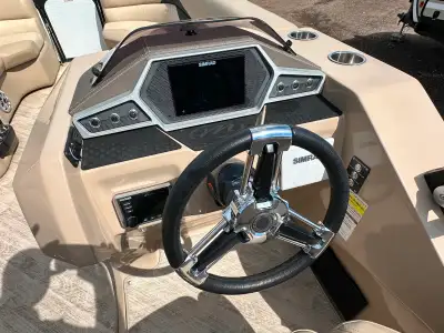 Tri-toon Powered with a 300hp Evinrude Motor with only 65 hours on it this boat is a must see! Finan...