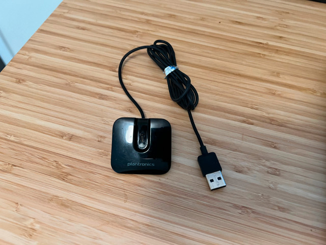 Plantronics Voyager Legend USB Desktop Charger in Cell Phone Accessories in Oakville / Halton Region