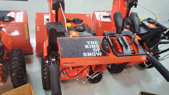 Ariens Deluxe 30" Snowblower, Electric Start, 10% Discount in Snowblowers in Stratford - Image 4