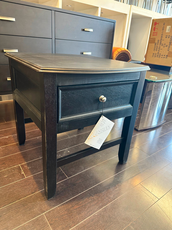 Ashley Square Wood End Table w/ Single Drawer in Coffee Tables in Mississauga / Peel Region