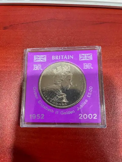 Queen Elizabeth II golden jubilee 1952-2002 , 5 pounds maison non fumeur et sans animaux