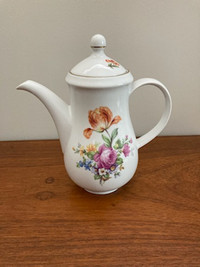 Coffee Pots/Tea Pots - Royal Doulton, Kamla, Sadler