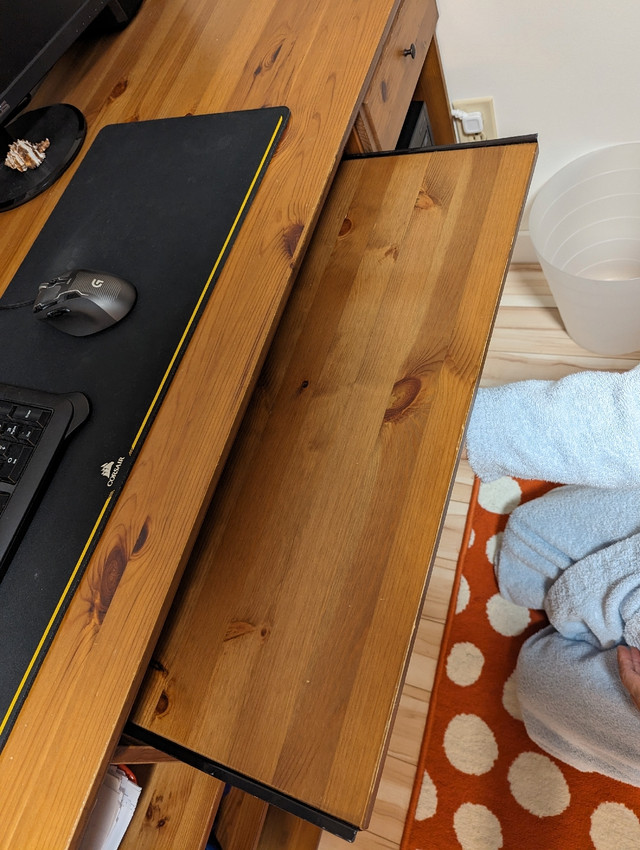 Wooden desk dans Bureaux  à Ouest de l’Île - Image 4