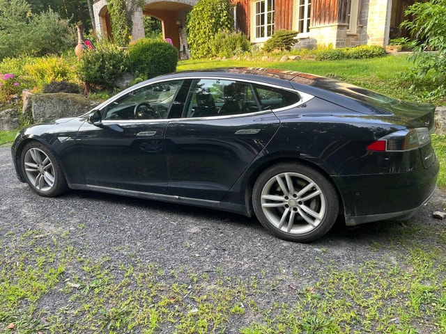 Tesla Model S 85D 2015 — photo 2