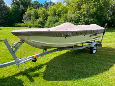 2016 14ft Lowe Fishing Boat w/ 20HP Mercury 4-Stroke w/ Electric Start Battery Galvanized Lowe Trail...