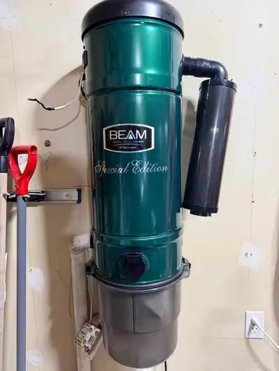 Selling an Electrolux Central Vacuum System in good working condition. Removed during a home renovat...