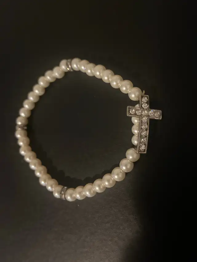 Pearl Bracelet in Jewellery & Watches in Laval / North Shore - Image 2