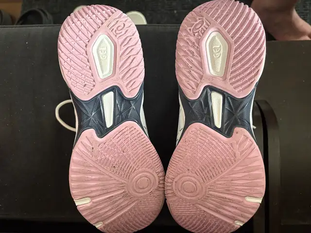 ASICS Women’s Gel-Rocket 11 Shoes in Women's - Shoes in City of Toronto - Image 5