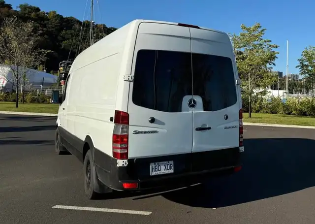 Mercedes Sprinter 2011 2500 (170") - van aménagé in RVs & Motorhomes in City of Montréal - Image 9