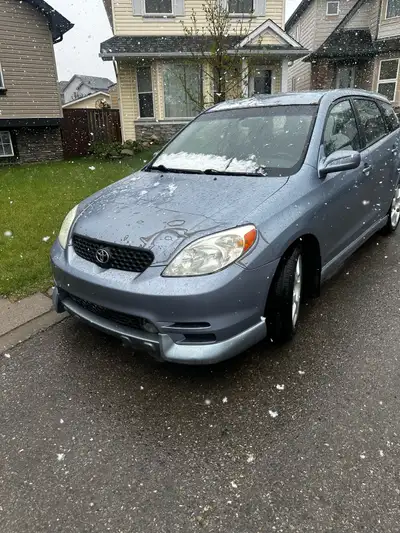 Toyota matrix 2003, works great, engine and transmission in great working condition, cars body is go...